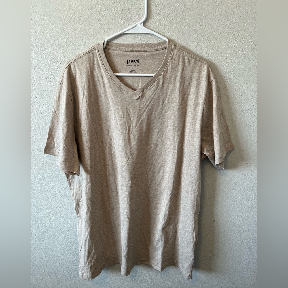 Pact Organic Cotton Softspun V-Neck Tee in Wheat Heather Effortless Sustainable - Picture 2 of 5